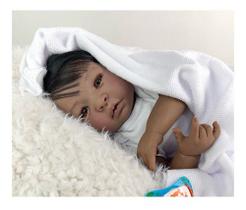 Bebê Reborn Menino Realista Negro Corpo Tecido Com Enxoval