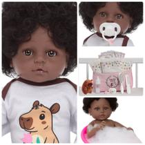 Bebê Reborn Negra Roupa Capivara Com Bolsa E Acessórios