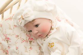 Bebê Reborn Princesa Boneca Senta Silicone Bebê Reborn Princesa Boneca Senta Silicone