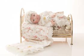 Bebê Reborn Realista Princesa Loira Creme Membros Silicone