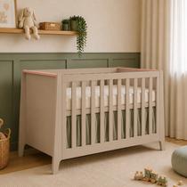 Berço 2 em 100% MDF Cabeceira Reta com Detalhe Theo Bege/Areia/Rose Berço 2 em 100% MDF Cabeceira Reta com Detalhe Theo Bege/Areia/Rose