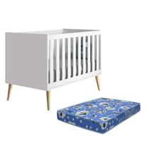 Berço Americano Theo Branco Fosco Pés Madeira Natural com Colchão D18 - Reller Móveis Berço Americano Theo Branco Fosco Pés Madeira Natural com Colchão D18 - Reller Móveis