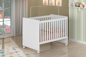 Berço padrão americano com Suporte Mosquiteiro CAT em MDF com Rodízios nos Pés Cor Branco brilho 100% MDF com certificado