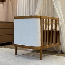 Berço vira cama em Madeira Maciça Nogueira com Bouclé Vira Mini Cama, INMETRO, Alto Padrão Quater Berço vira cama em Madeira Maciça Nogueira com Bouclé Vira Mini Cama, INMETRO, Alto Padrão Quater