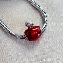 Berloque de Maçã Vermelha Esmaltada em Aço Inox Charm Separador para Pulseiras Berloque de Maçã Vermelha Esmaltada em Aço Inox Charm Separador para Pulseiras