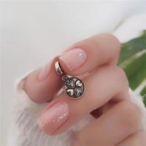 Berloque prata 925 trevo quatro corações