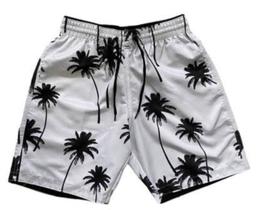 Bermuda branca com estampa masculina