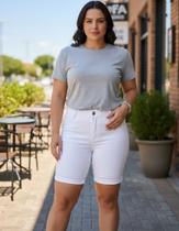 Bermuda Feminina, Branca, Com Elastano, Plus Size, Até 50 Bermuda Feminina, Branca, Com Elastano, Plus Size, Até 50