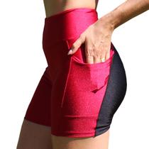 Bermuda fitness cós alto meia coxa com bolso vermelho preto