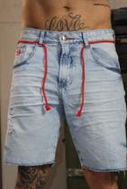 Bermuda Jeans Clara Textura Frontal com Cordão Bermuda Jeans Clara Textura Frontal com Cordão