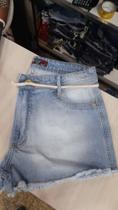 Bermuda jeans com cinto