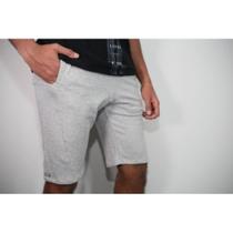 Bermuda masculina de moletim OLF Bermuda masculina de moletim OLF