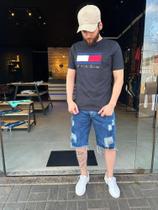 Bermuda masculina destroyed TAM 40/44 jeans escuro Bermuda masculina destroyed TAM 40/44 jeans escuro