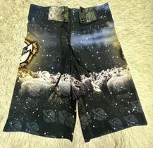 Bermuda masculina tamanho 38 com 95% poliester e 5%Elastano