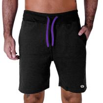 Bermuda Moletom Masculina Com Bolsos Laterais Cós Alto Cordão Roxo Bermuda Moletom Masculina Com Bolsos Laterais Cós Alto Cordão Roxo