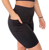 Bermuda Montaria Suplex Preta com Bolsos Laterais