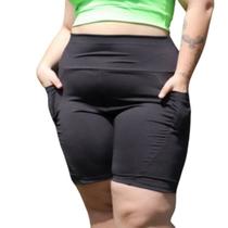 Bermuda Plus Size Fitness Com Bolsos Laterais Feminina