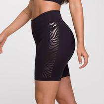 Bermuda Zebra Poliamida Preta Básica com Estampa Tom Sobre T Bermuda Zebra Poliamida Preta Básica com Estampa Tom Sobre T