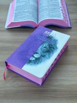 Bíblia ARC Glitter 100% leão Faces Lilás - Com índice digital e harpa