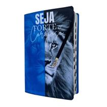 Bíblia Azul Seja forte e corajoso com pingente fé harpa e corinhos Bíblia Azul Seja forte e corajoso com pingente fé harpa e corinhos