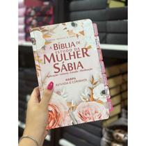 Biblia da Mulher Sábia Arranjo rosas com Abas adesivas coladas