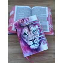 Bíblia Glitter 100% Leão JESUS Pink com abas adesivas coladas - ARC