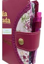 Bíblia Pentecostal Feminina Letra Hipergigante - Botão Harpa Medindo 21cm X 14cm Assembleia