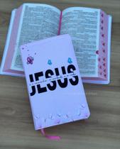 Biblia rosa Jesus o caminho ARC - Com harpa e corinhos índice - Cpp