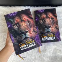 Bíblia Sagrada Feminina Leão Seja Forte e Corajosa LETRA HIPER GIGANTE Com Harpa e Índice - HERDEIRODACOROA