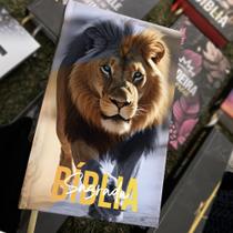 Bíblia Sagrada Leão de Judá Capa Dura Com Harpa LETRAS MÉDIAS, Folha ECOLÓGICA e Índice. - HERDEIRO DA COROA