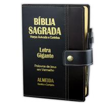 Bíblia Sagrada Letra Gigante - Preto C/ Marrom - Botão e Caneta Revista e Corrigida - Com Harpa- 14x21 cm