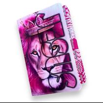 BÍBLIA SAGRADA LETRA HIPER GIGANTE COM HARPA E ABAS ADESIVAS COLADAS ref: leaocoroapink