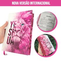Bíblia Sagrada Nvi Feminina Leão Yeshua Rosa Evangélica Capa Dura Índice Letra Média Jovem Flores Fé Palavras De Jesus Em Destaque