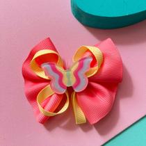 Bico de Pato Infantil Laço Tecido Rosa/Amarelo Aplique Borboleta Bico de Pato Infantil Laço Tecido Rosa/Amarelo Aplique Borboleta
