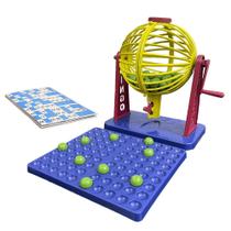 Bingo 24 Cartelas Com Globo Giratório 90 Bolinhas Brinquedo Infantil - Zelar Bingo 24 Cartelas Com Globo Giratório 90 Bolinhas Brinquedo Infantil - Zelar