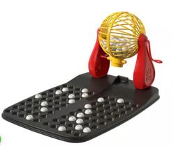 Bingo com ejeção automática de bolinhas. São 48 cartelas e bolinhas com número em alto relevo Bingo com ejeção automática de bolinhas. São 48 cartelas e bolinhas com número em alto relevo
