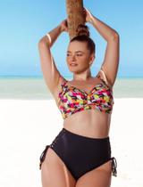 Biquíni cintura alta com laterais trançado