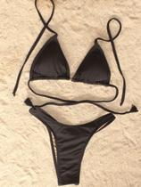 Biquini Conjunto Asa Delta Levanta BumBum e Top Cortininha Com detalhe de metal entre seios e Ponteiras nos Roletes Biquini Conjunto Asa Delta Levanta BumBum e Top Cortininha Com detalhe de metal entre seios e Ponteiras nos Roletes