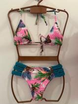 Biquíni estampado com tiras