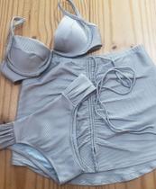 Biquíni feminino com bojo , calcinha e saída de banho tipo saia moda praia Biquíni feminino com bojo , calcinha e saída de banho tipo saia moda praia