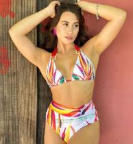 Biquíni hot pants com sutiã cortinado