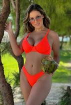 Biquíni meia taça com aro de sustentação e bojo removível Biquíni meia taça com aro de sustentação e bojo removível