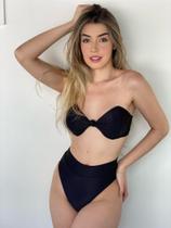 Biquíni Meia Taça Com Nó e Aro Hot Pant Canelado Branco /Preto Biquíni Meia Taça Com Nó e Aro Hot Pant Canelado Branco /Preto