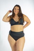 Biquíni Plus Size Liso com Bojo V e Calcinha Hot Pant Laço