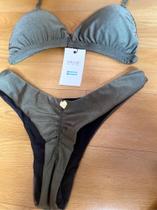 Biquíni sutiã fixo