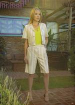 Blazer Curto com listras claras Blazer Curto com listras claras