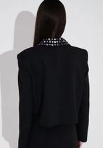 Blazer curto com tachas myft feminino Blazer curto com tachas myft feminino