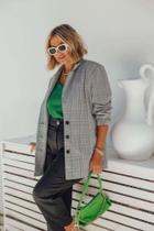 Blazer em alfaiataria xadrez com botões