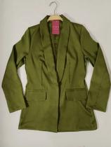 Blazer feminino alfaiataria acinturado e alongado Gola Xaile - Cor Verde Oliva - Tamanho G Blazer feminino alfaiataria acinturado e alongado Gola Xaile - Cor Verde Oliva - Tamanho G