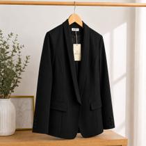 Blazer feminino alfaiataria com forro e botões elegantes